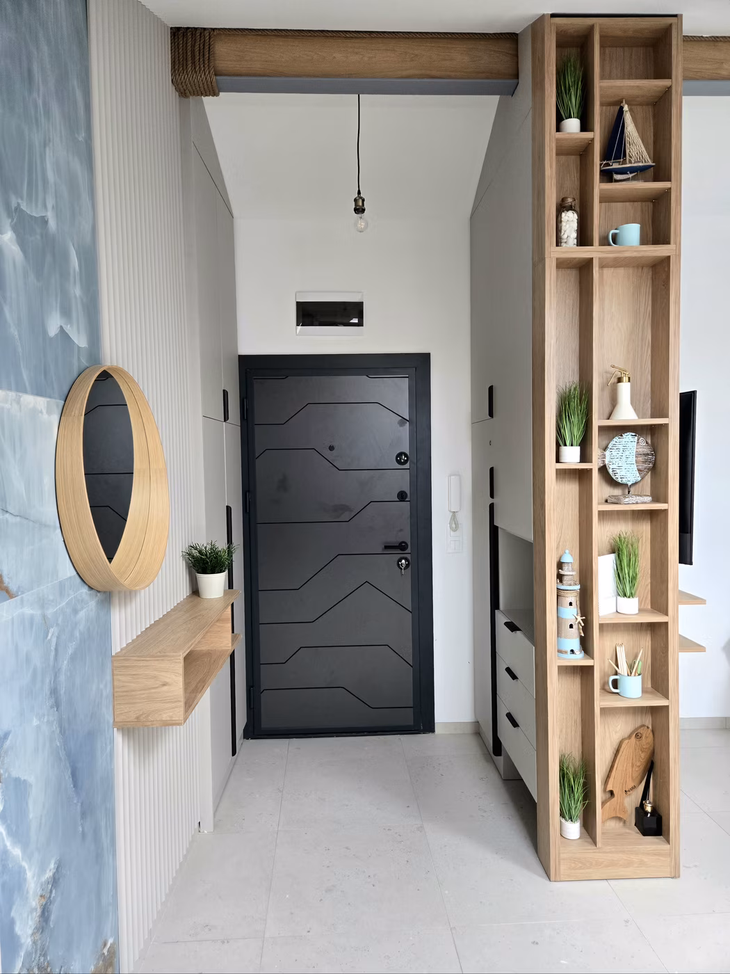 Studio interior image 7 of 14